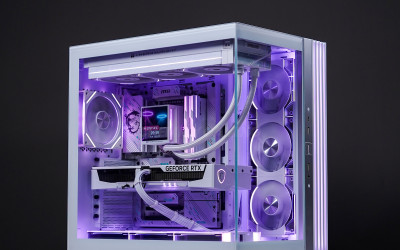 PC Premium Estetik, Ryzen 7 7800X3D × RTX 5070 — Kencang, Dingin, dan Clean Look